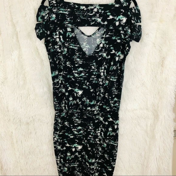 BCBGeneration black with teal and white pattern multicolor keyhole v neck midi - Picture 10 of 13